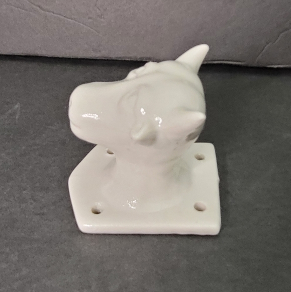 Small Ceramic Bull Cow Wall Mount Coat or Towel Holder - Picture 6 of 13